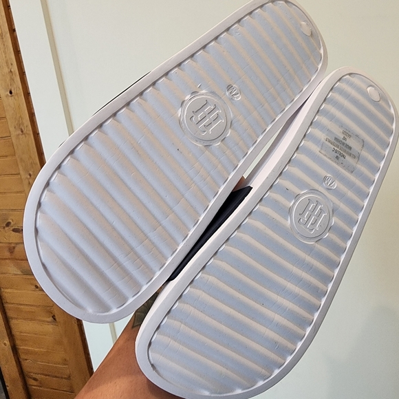 Tommy Hilfiger Sandal Slides - Picture 4 of 4